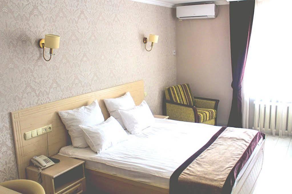 Hotel Tourist Astana Ngoại thất bức ảnh