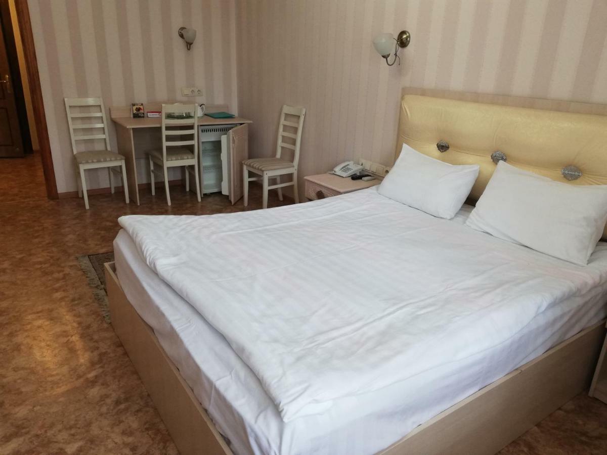 Hotel Tourist Astana Ngoại thất bức ảnh
