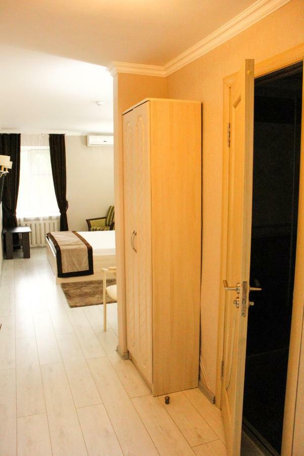 Hotel Tourist Astana Ngoại thất bức ảnh